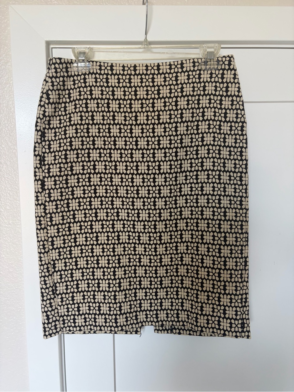 Banana Republic Black and Cream Geometric Pencil Skirt